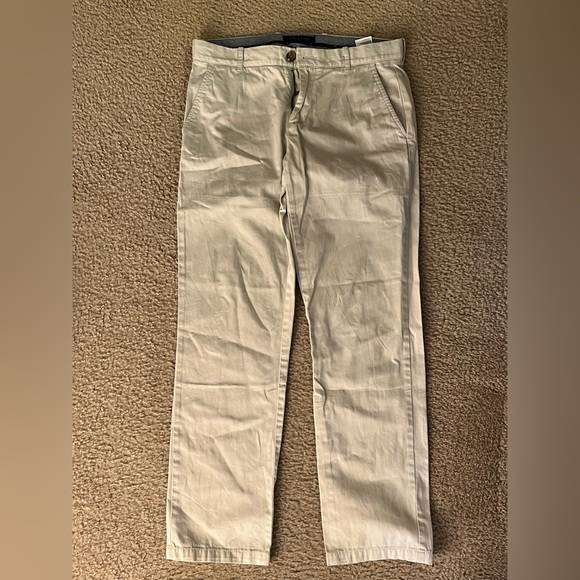 Tommy Hilfiger Chino Pant Size 31/32 in Creamy White - Picture 2 of 5